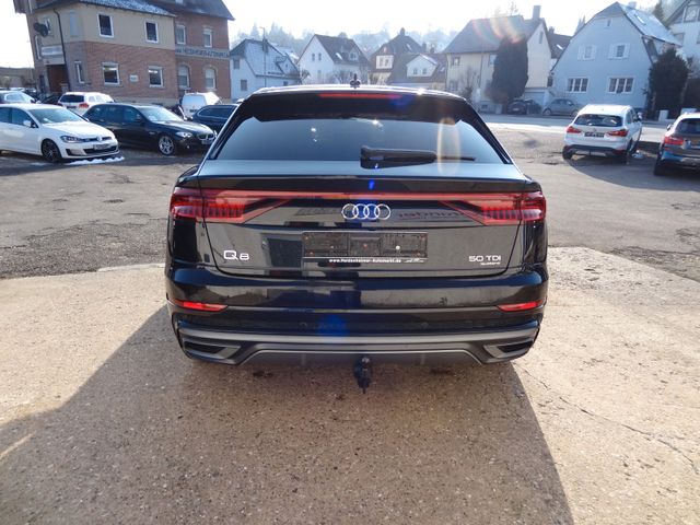 Fahrzeugabbildung Audi Q8 quattro/S-Line/Matrix/360/S-Sitze/B&O/AHK/