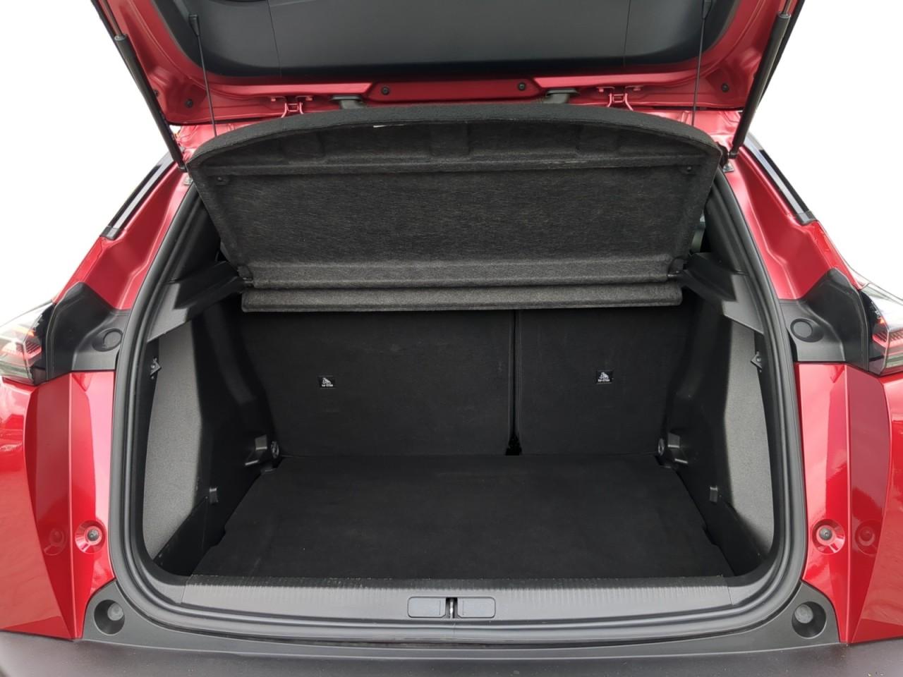 Peugeot 2008 AllureBlueHDi 130 EAT8+Temomat+NAVI+DAB+LED