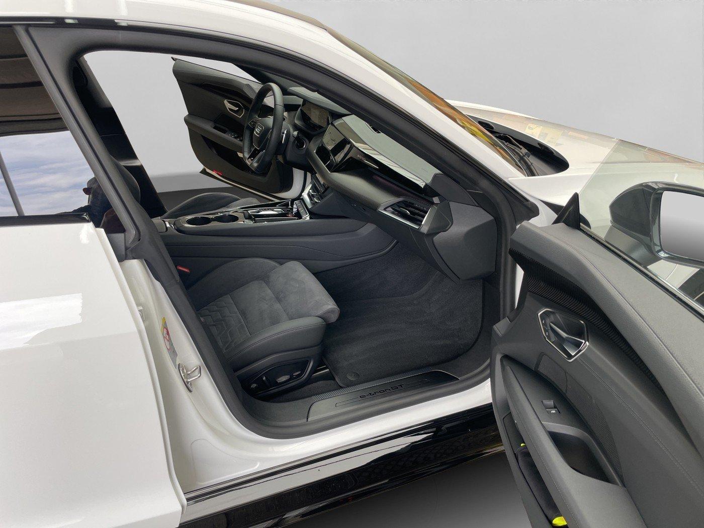Audi e-tron GT quattro MATRIX Pano B&O ACC RFK