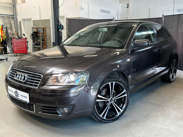 Audi A3 1.6 Ambiente/Navi/Klima/Tempomat/Xenon/Leder