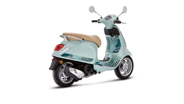 Vespa Primavera 50 Batik