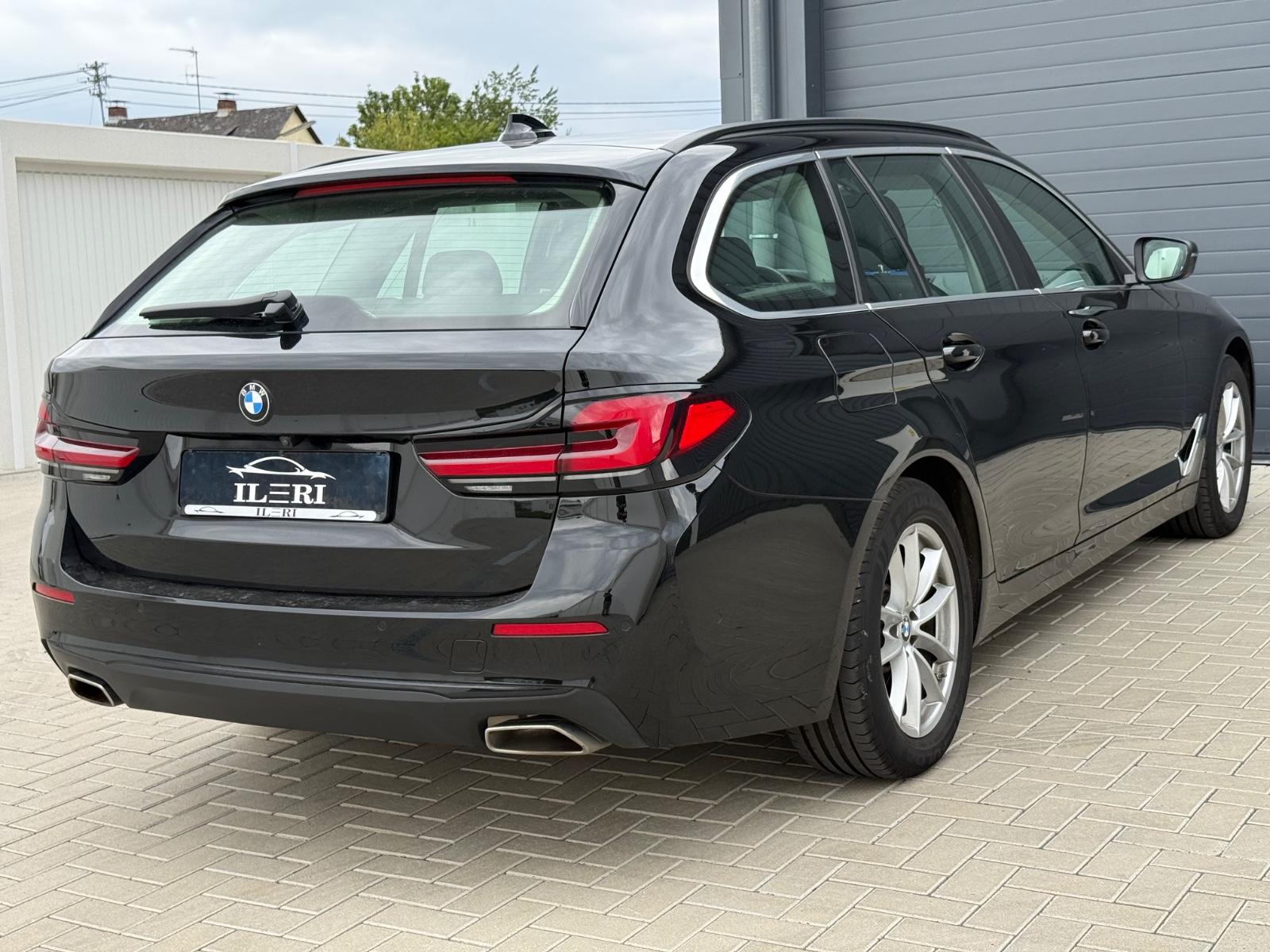 BMW 530 i Touring xDrive*AHK*PANORAMA*AMBIENTE*KAMER