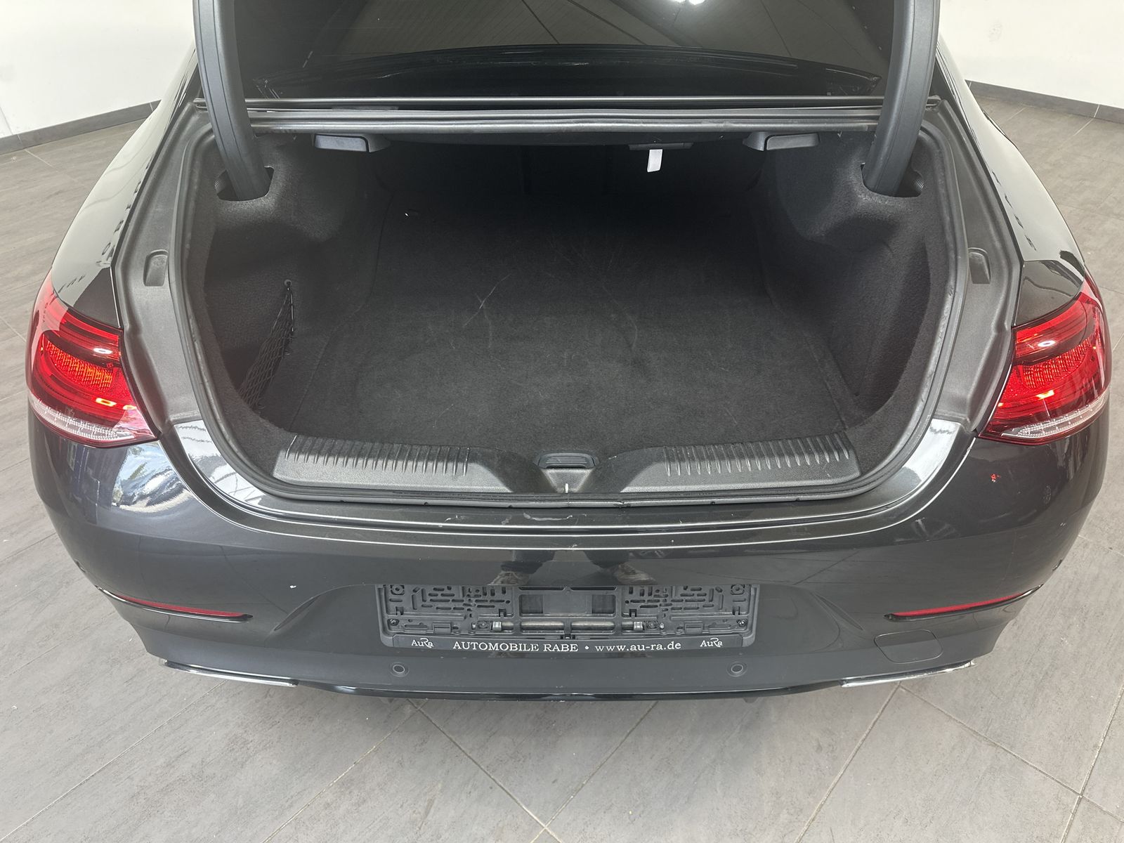 Fahrzeugabbildung Mercedes-Benz CLS 400d 4M AMG-Line NAV+LED+PANO+20ZO+BURMESTER