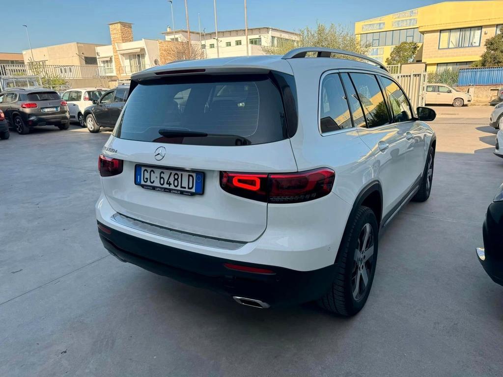 Mercedes-Benz GLB 180