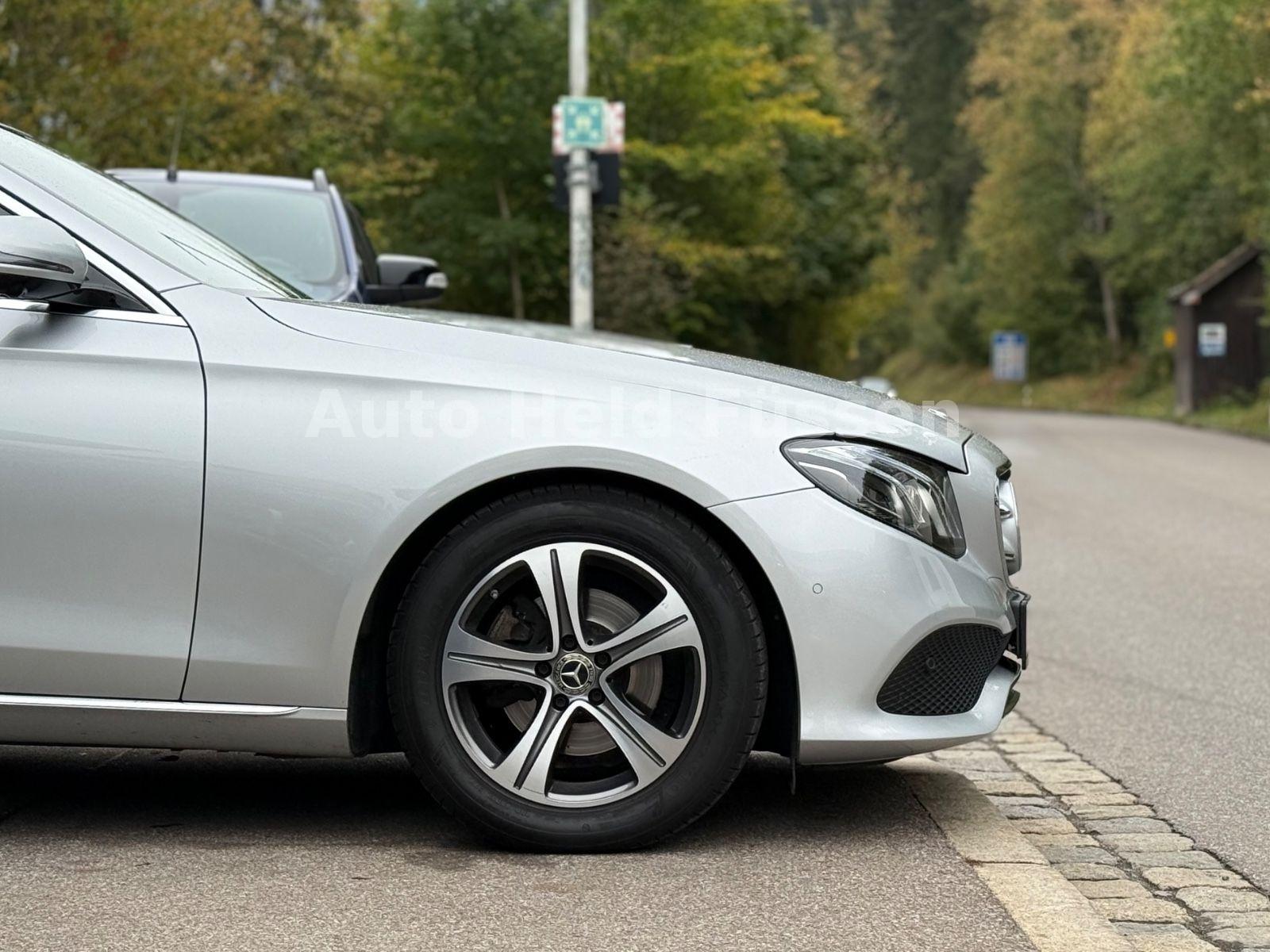 Mercedes-Benz E200 T Aut Navi 360° Distr Standhzg TTW LED