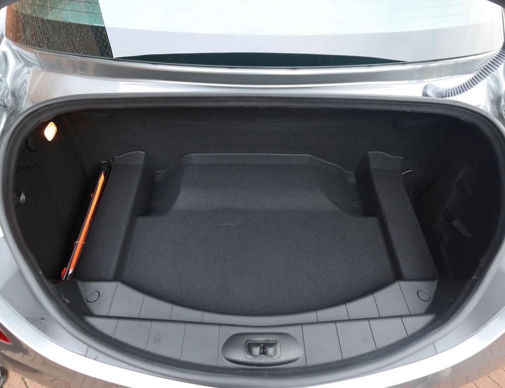 Mercedes-Benz SLS AMG