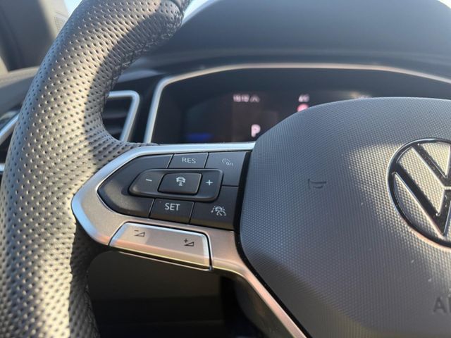 T-Roc R-Line 1.5 TSI DSG Navi Rear View CarPlay