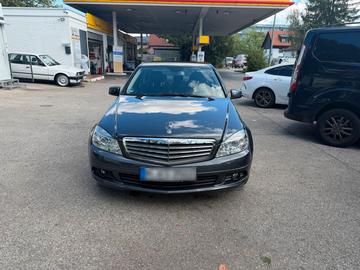 صورة 1 لـ 2010 Mercedes-BENZ C 220