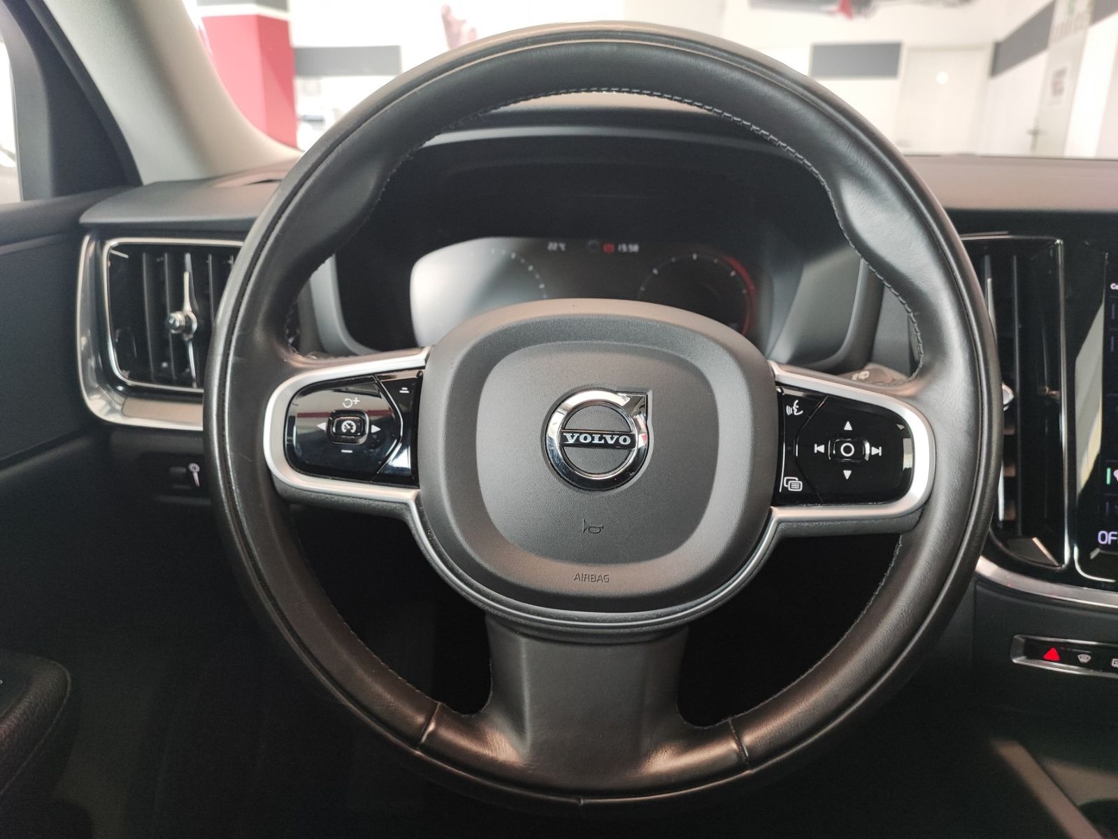 Fahrzeugabbildung Volvo V60 d 2.0 Inscription ACC/4xSHZ/LED/KAM/APP/StHz