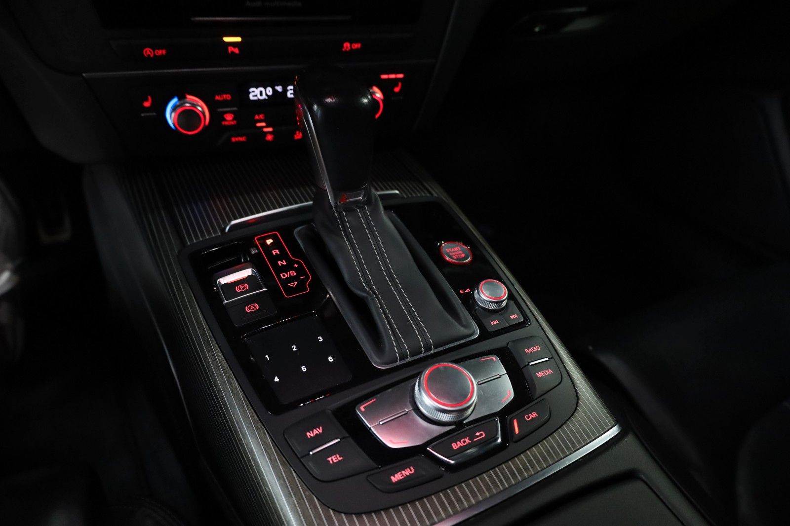 Fahrzeugabbildung Audi S6 Avant 4.0 TFSI *Panorama*Memory*K-Entry