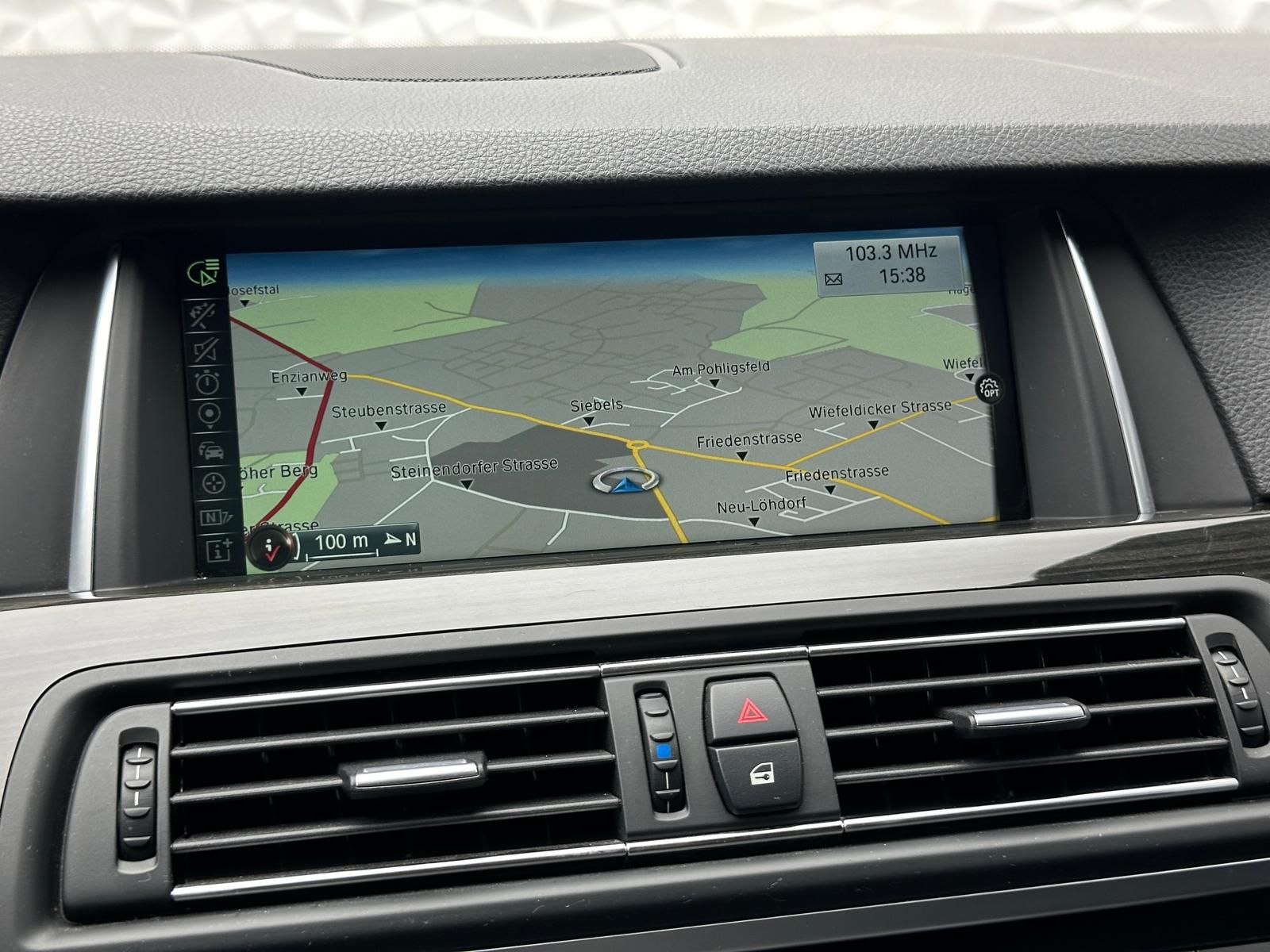 Fahrzeugabbildung BMW 530d XDRIVE/ACC/PANO/H&K/360°/HUD/KEYLES/DAB/DA+