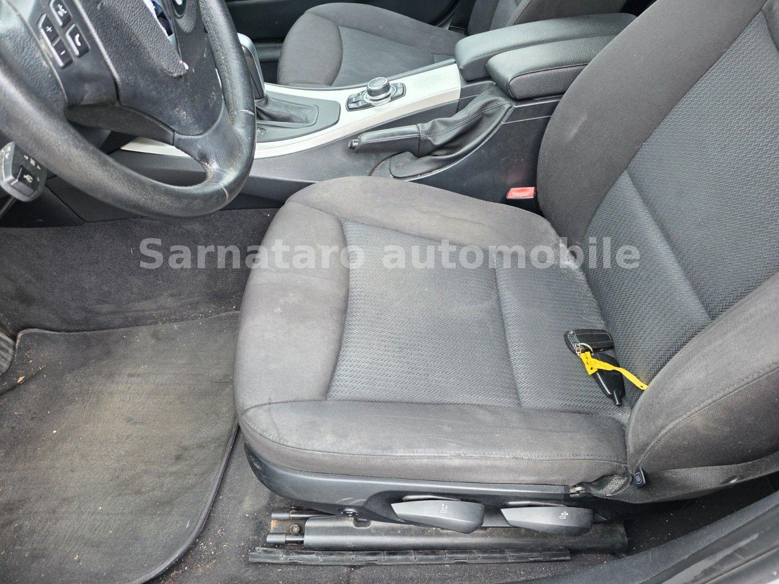 BMW 318 2012 — photo 16