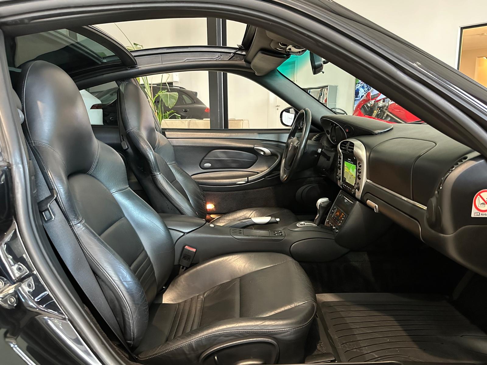 Porsche 911 Targa 996 | 320 ch | BVA | CarPlay | Cuir | Phares bi-xénon | Sièges chauffants | Toit panoramique