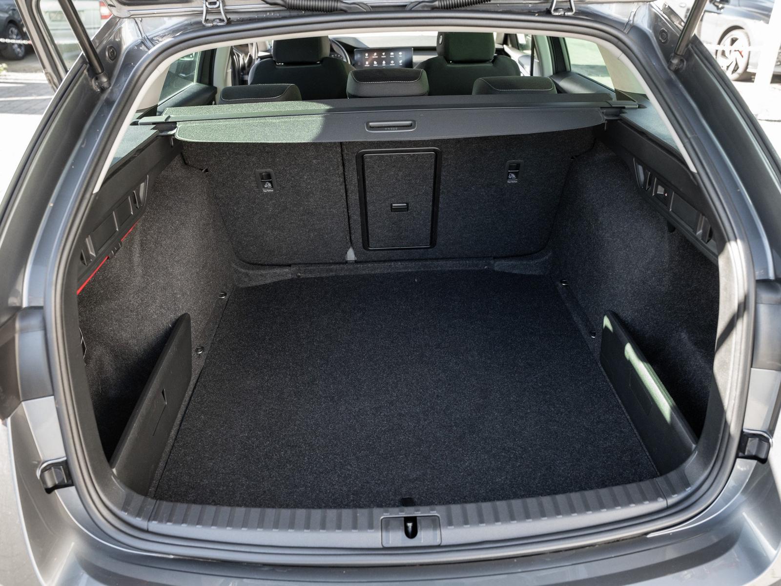 Skoda OCTAVIA C. AMBITION 1.0 TSI AHK Kam. Pano KlimaA