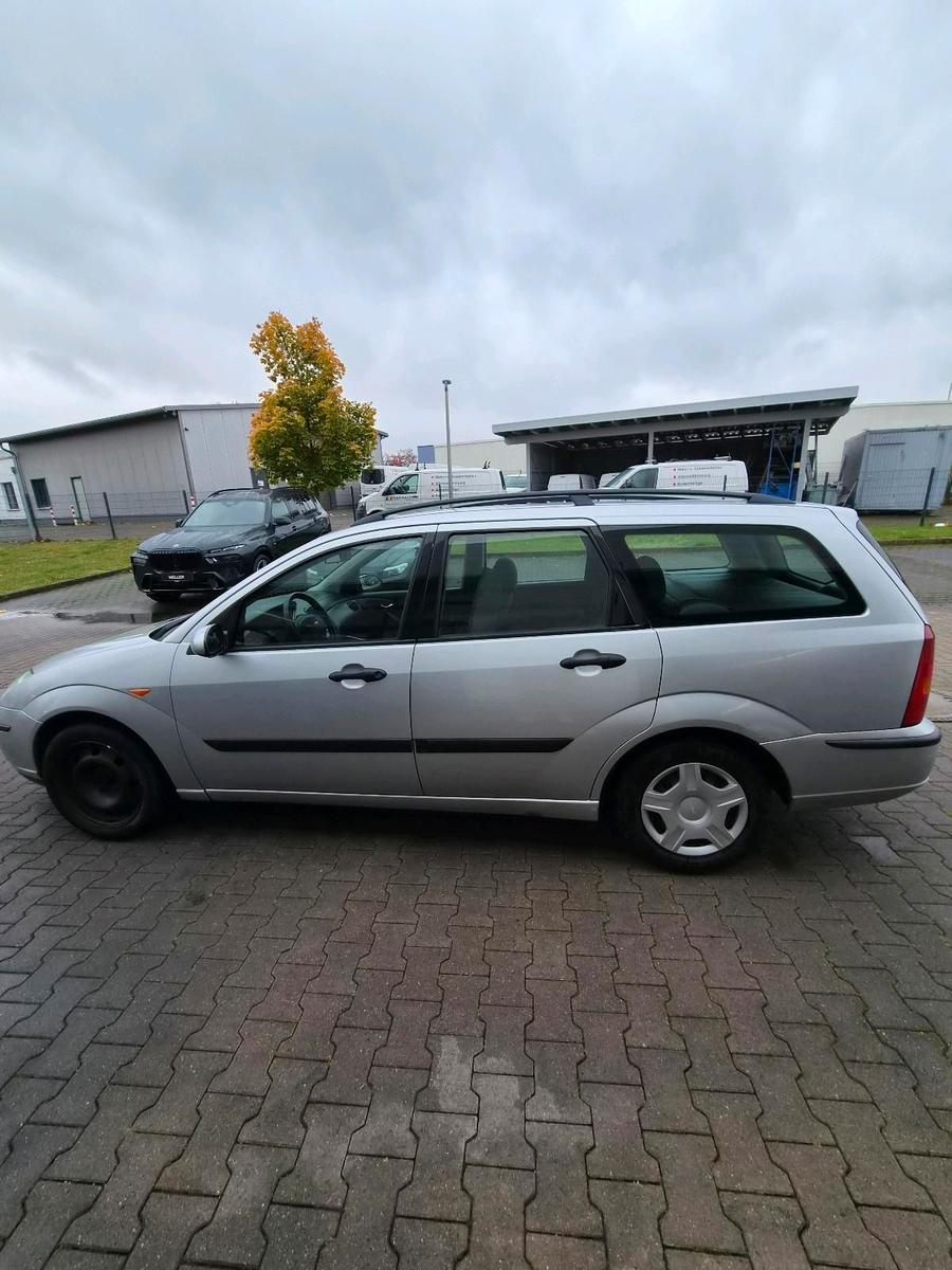 Ford Focus 2004 — photo 8
