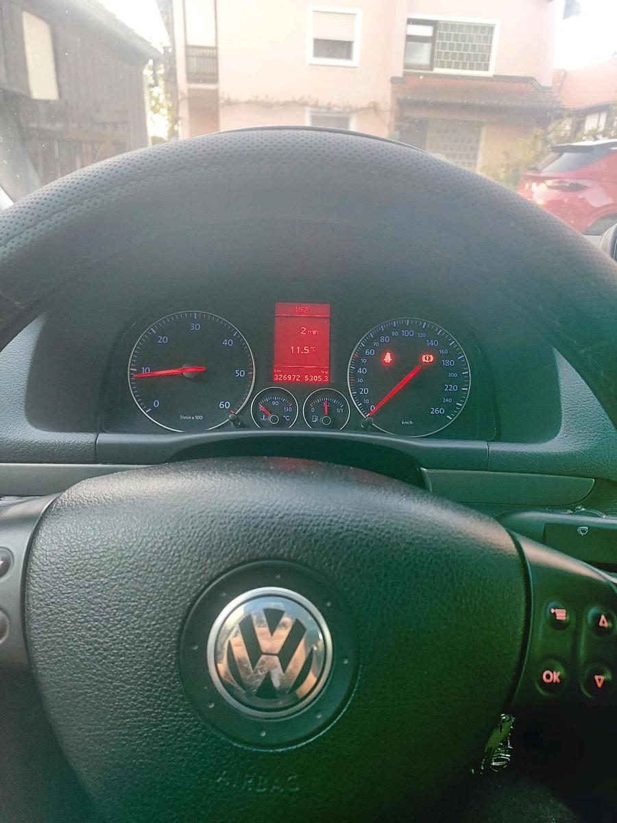 Volkswagen Touran 2006 — engine 140 HP (103kW)