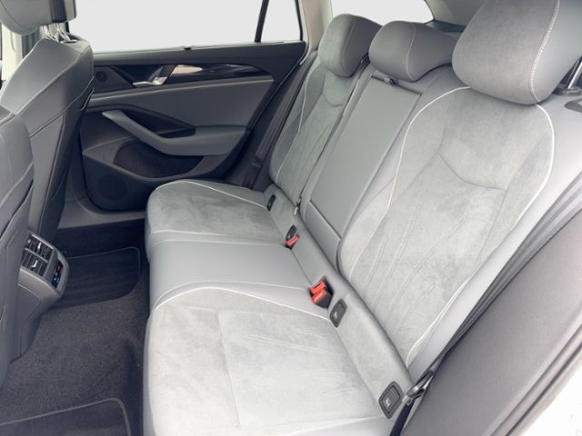 Passat Variant BUISNESS 1.5 TSI eHYBRID DSG REAR