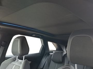 Peugeot 3008 GT 1.2 136 Kam.+KeyLess+LED+Navi+Pano+SD