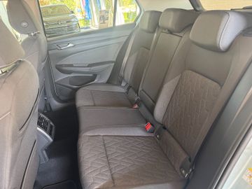 Volkswagen Golf - 6