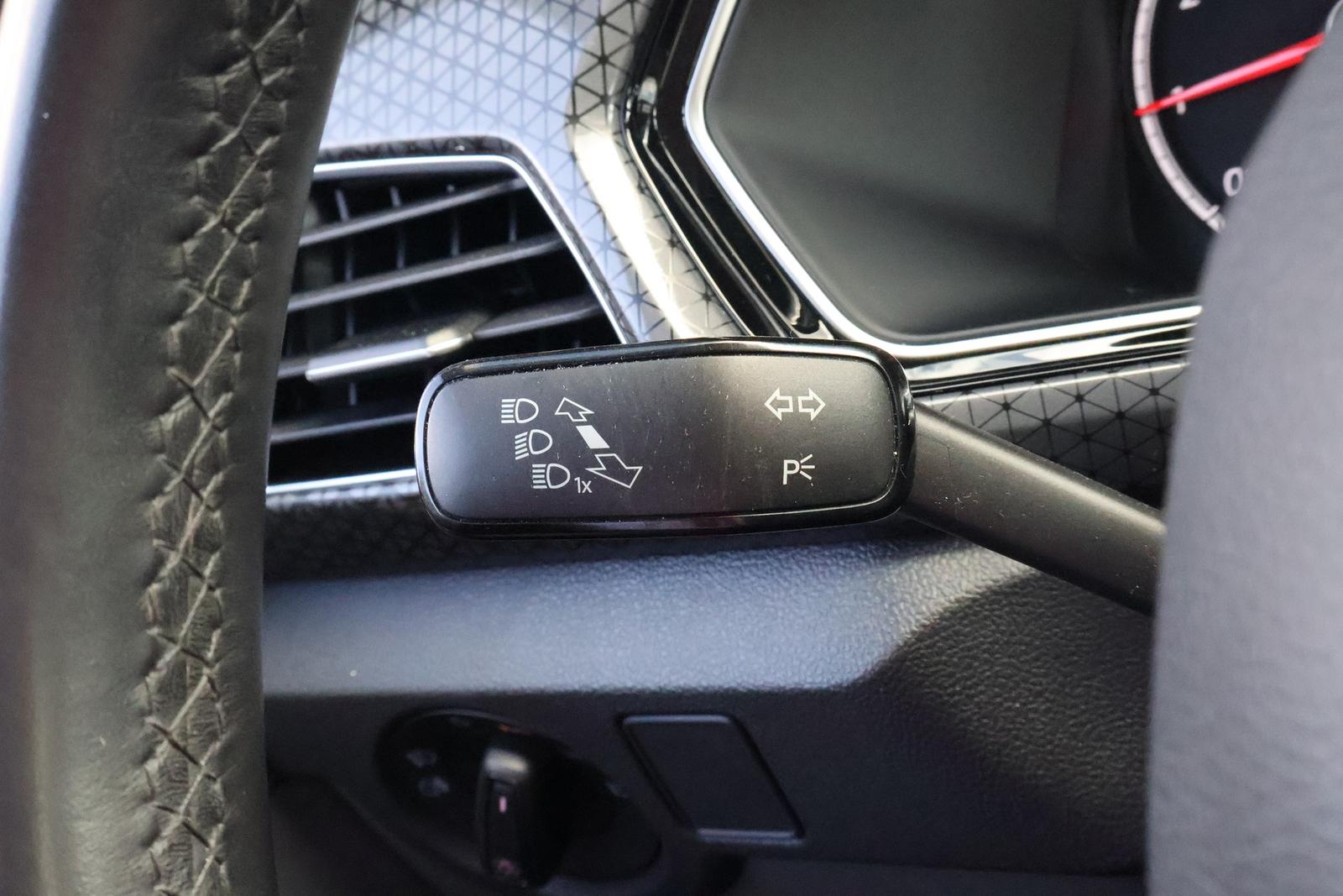 Volkswagen T-Cross 1.0 Basis Navi Tempomat Sitzheizung PDC
