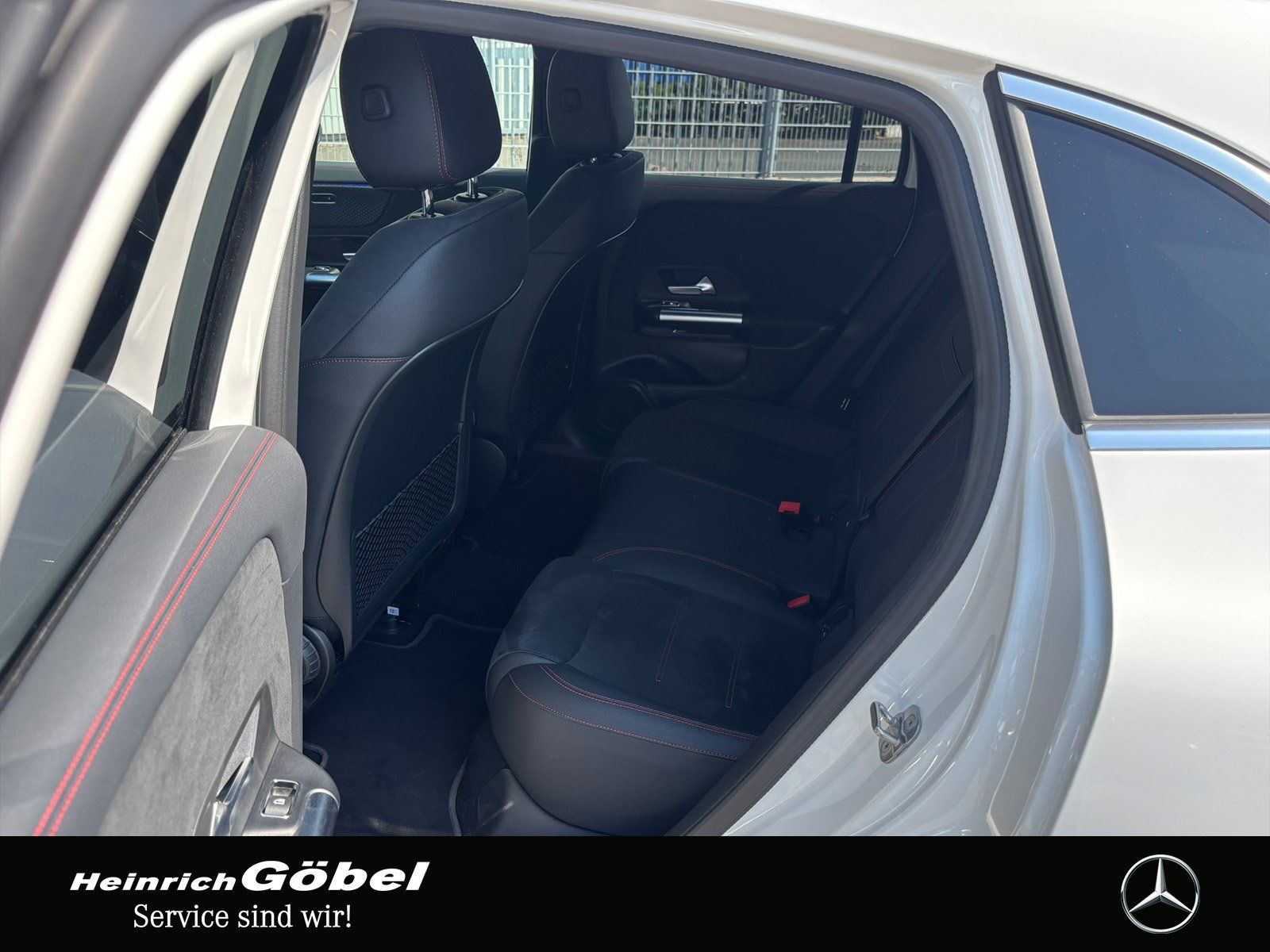 Fahrzeugabbildung Mercedes-Benz EQA 250 AMG*TOTWINKEL*APPLE-CARPLAY*AMBIENTEBEL