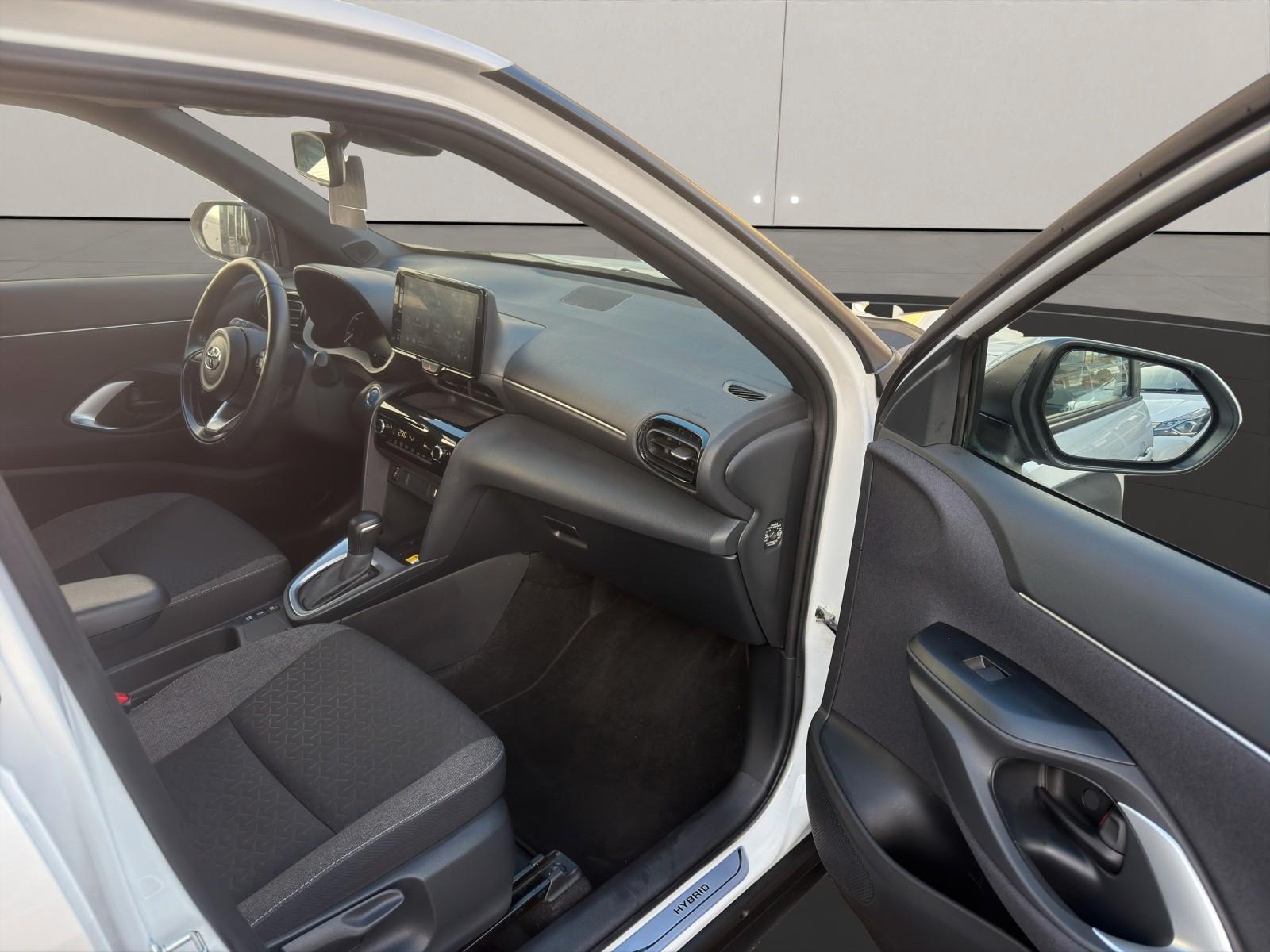 Toyota Yaris Cross Hybrid FWD Team D Safety-Paket