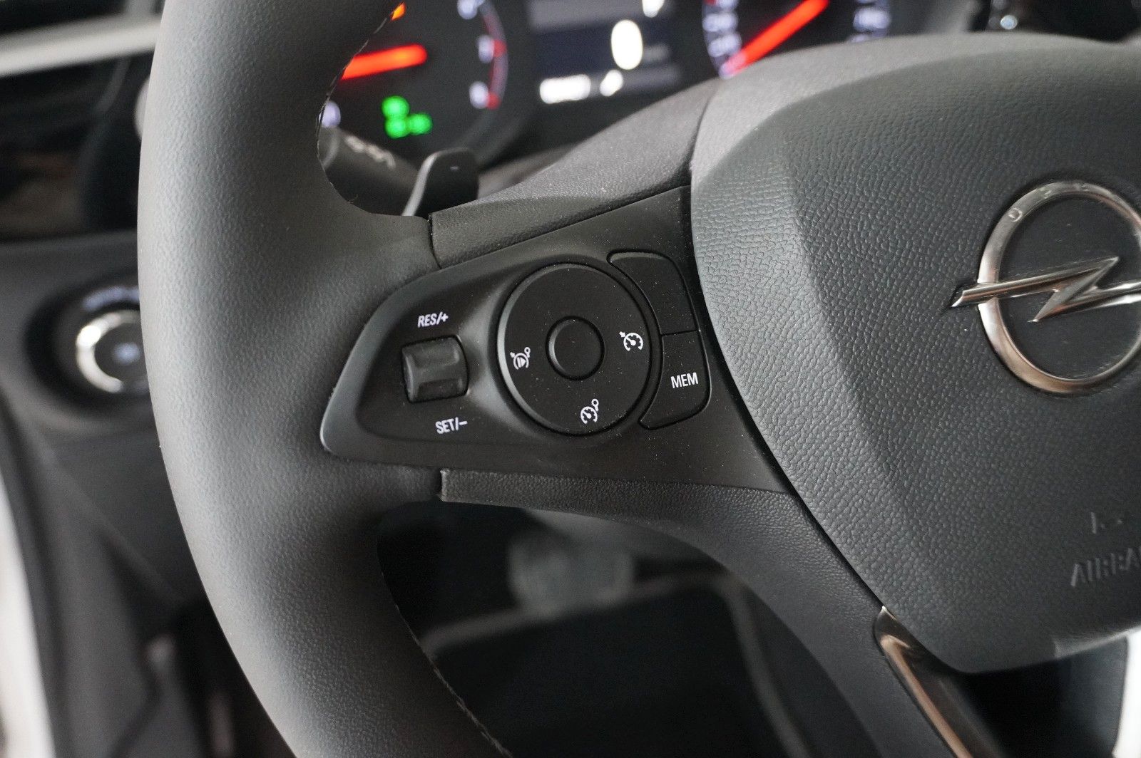 Fahrzeugabbildung Opel Corsa F 1.2T EDITION AT NAVI/LED/SPORT/TEMP/DAB+