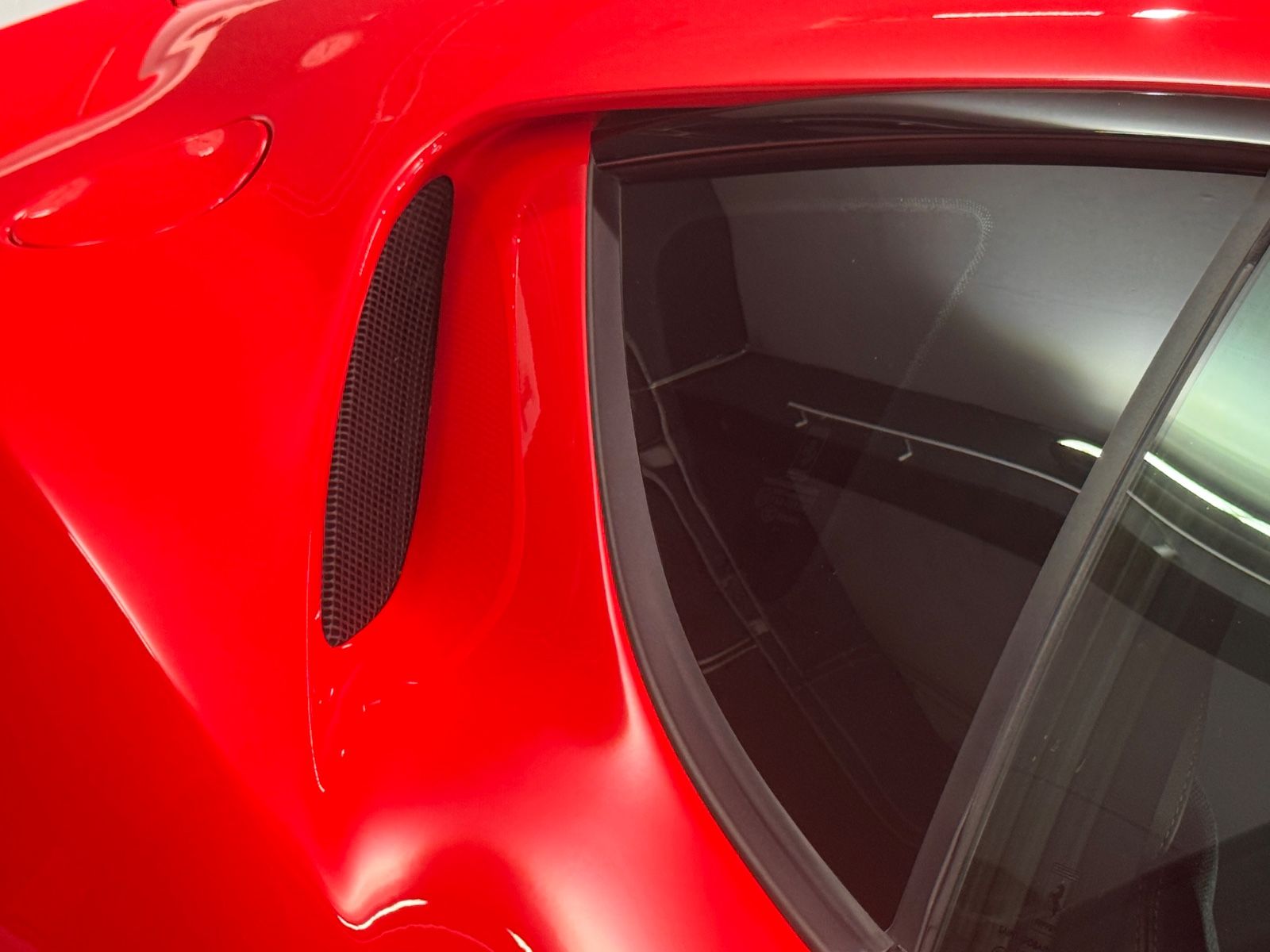 Fahrzeugabbildung Ferrari 812 Superfast|CARBON-SCHALENSITZE|360"KAMERA|ACC