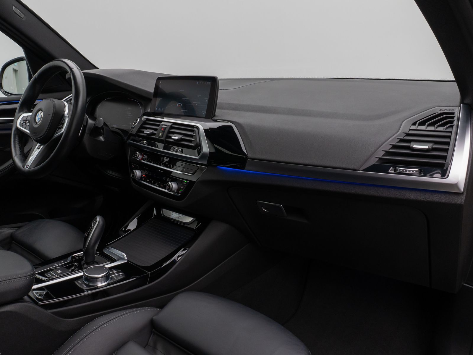 Fahrzeugabbildung BMW X3 xD30d M Sport Panorama Kamera DAB HiFi DisKey