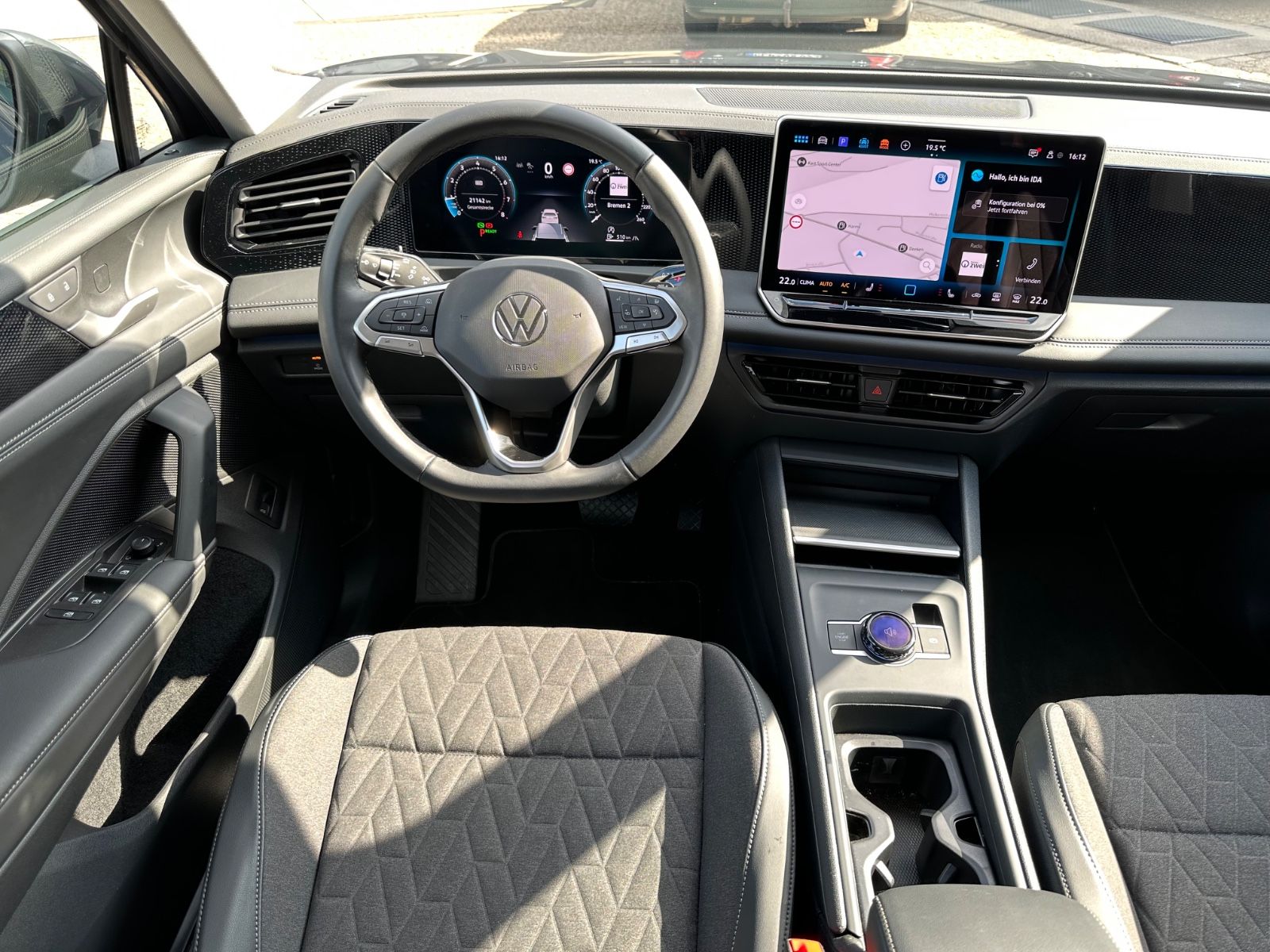 Fahrzeugabbildung Volkswagen Tiguan 1.5 eTSI Life DSG AHK/Navi/ACC/LED/SHZG