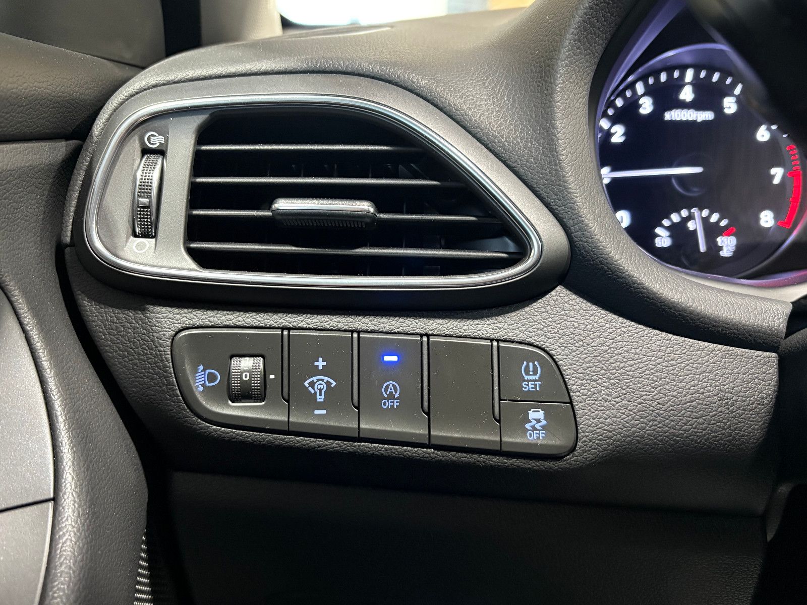 Fahrzeugabbildung Hyundai i30 Select Mild-Hybrid/PDC/DAB/SHZ/KLIMA/TEMPOMA