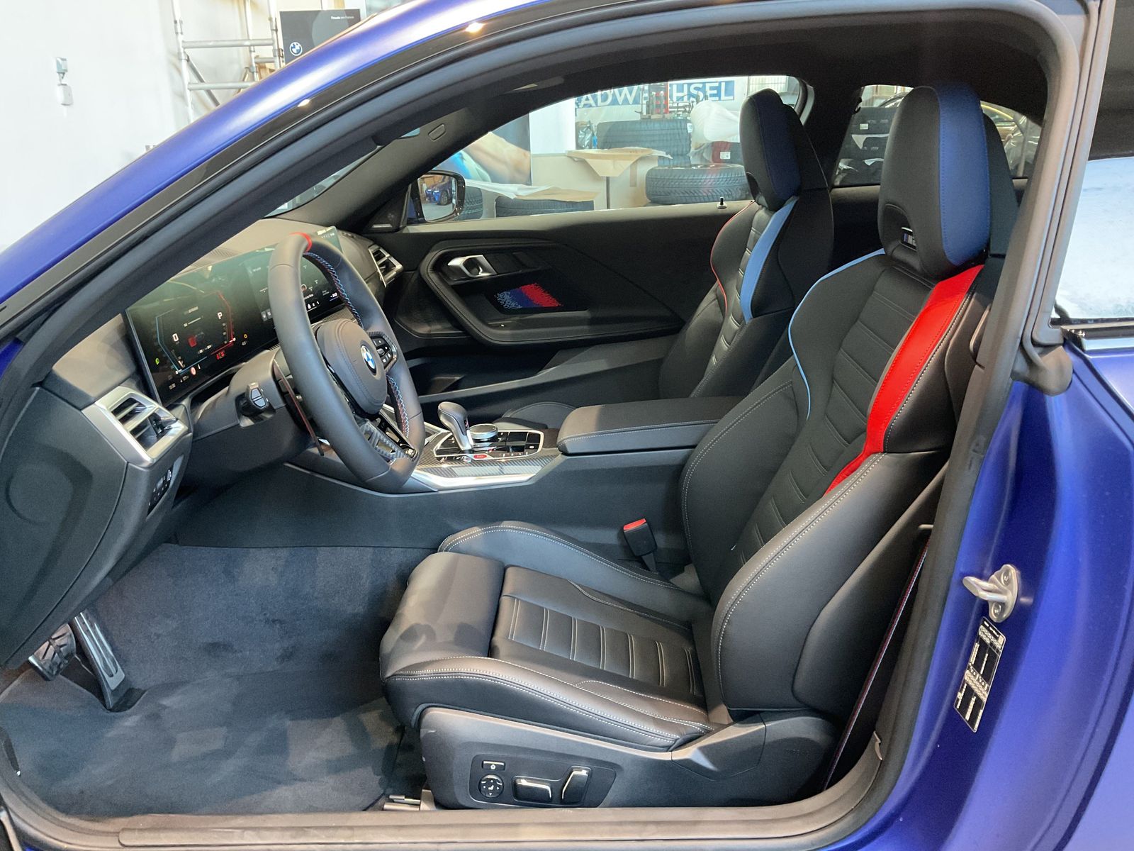 Fahrzeugeinzelansicht 10 Fahrzeugabbildung BMW M2 Coupé HK Hifi, M Driver's Package, M Sportsit