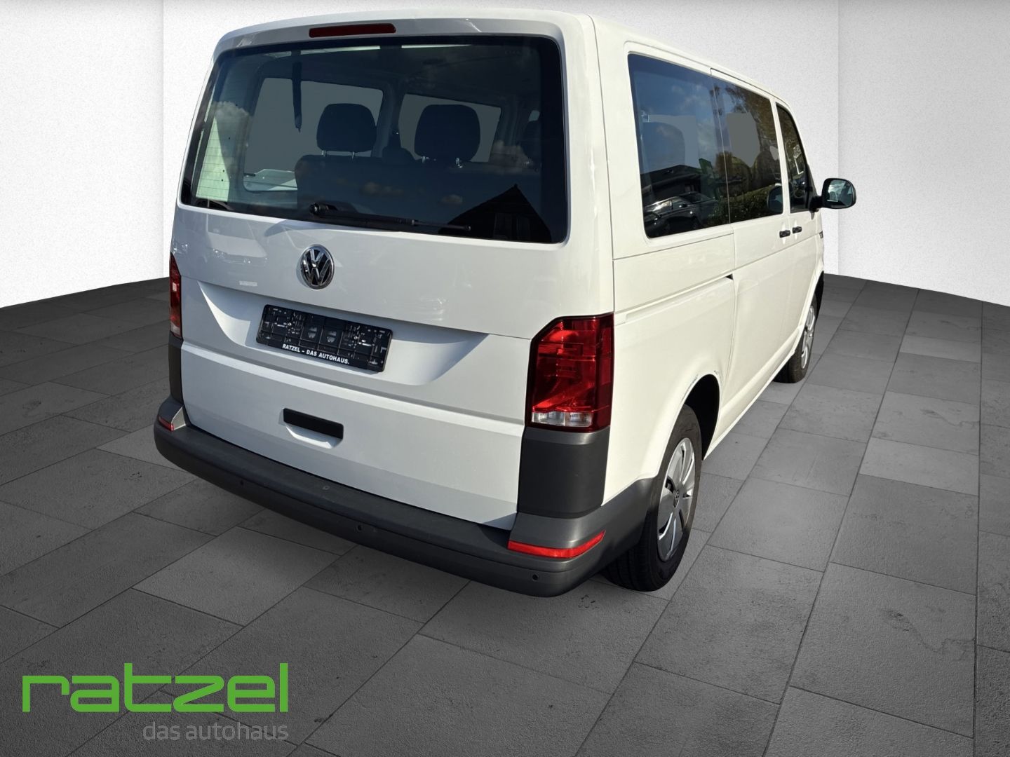 Fahrzeugabbildung Volkswagen T6.1 Kombi 2.0 TDI 9-Sitzer DAB Notbremsass. PDC
