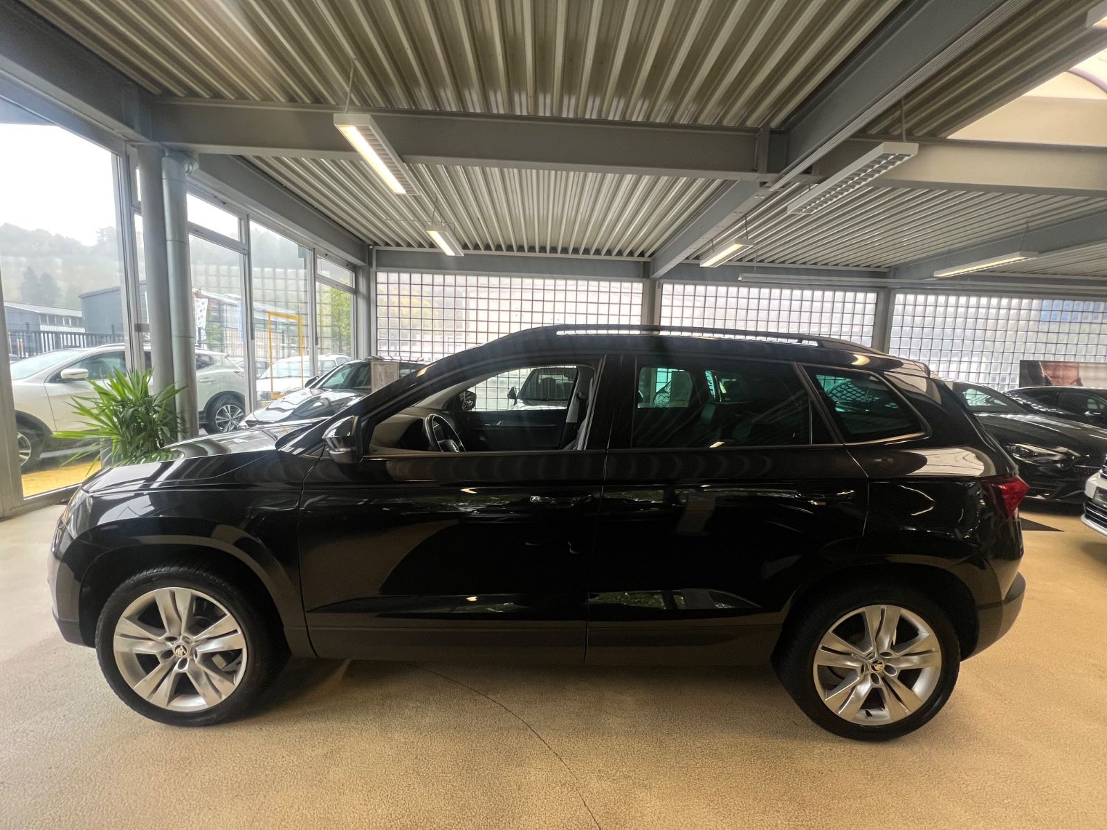 Fahrzeugabbildung SKODA Karoq Style DSG *PANO*SITZHEIZUNG*LEDER*