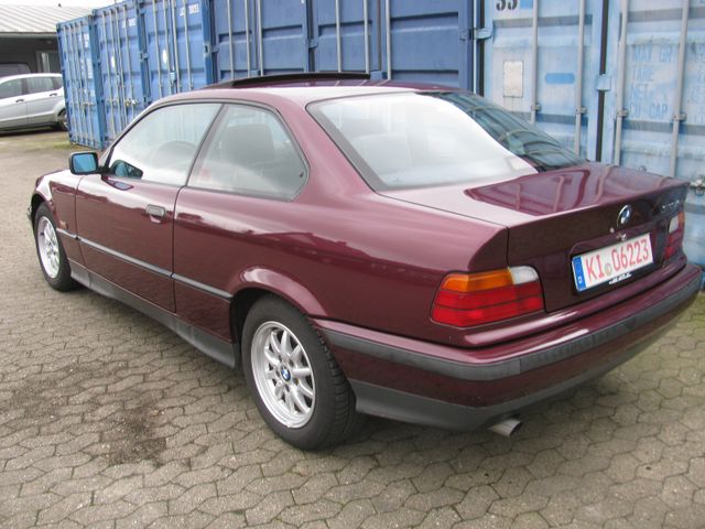 BMW 318 iS COUPE    1.Hand