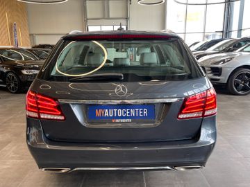 Mercedes-Benz E 350 BlueTec 4Matic Aut*ACC*AHK*NAVI*LEDER*PANO