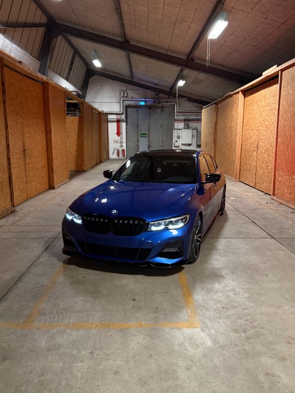 Image of BMW 320