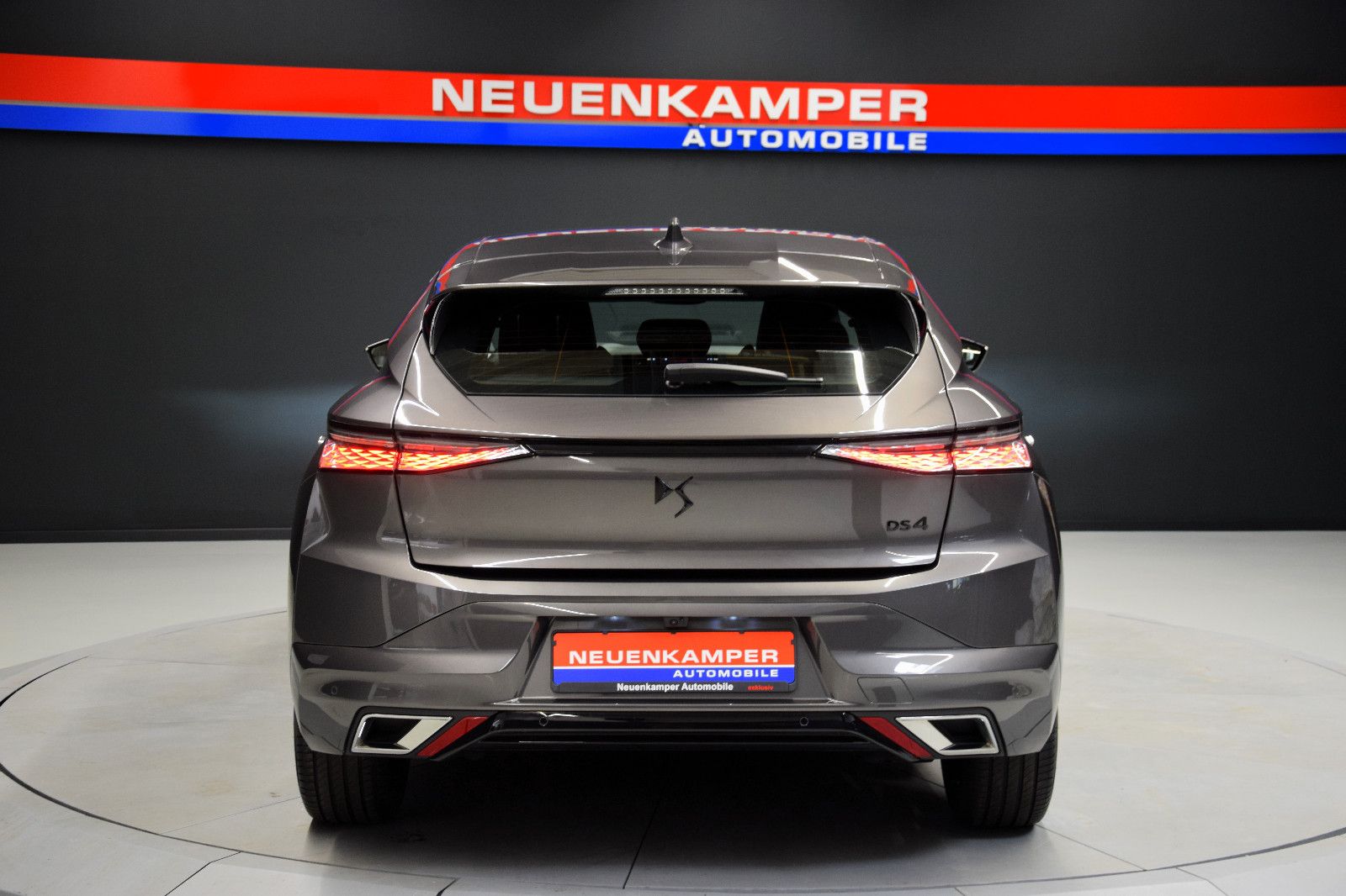 Fahrzeugabbildung DS Automobiles DS4 Performance Line Kamera Sitzheizung
