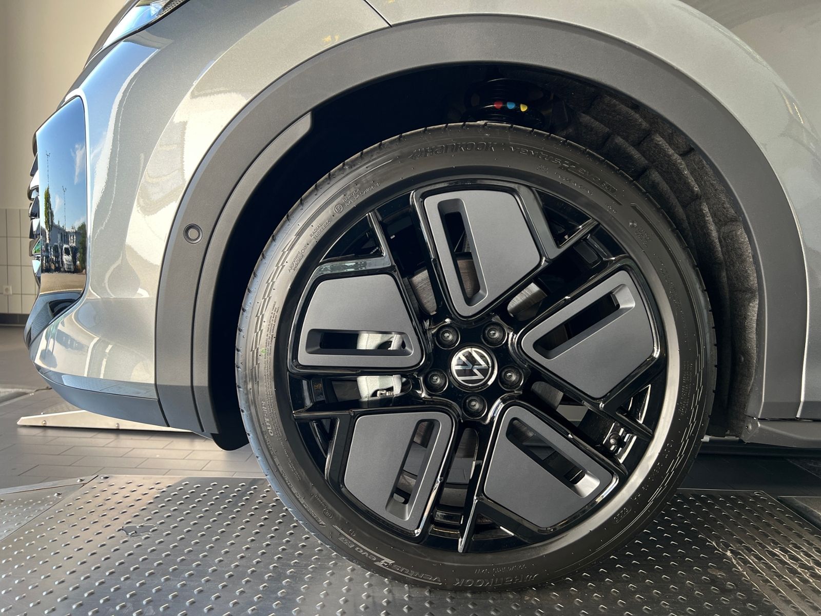 Fahrzeugabbildung Volkswagen T-Roc R-Line 1.5 eTSI DSG *BlackStyle,IQ-Light,N