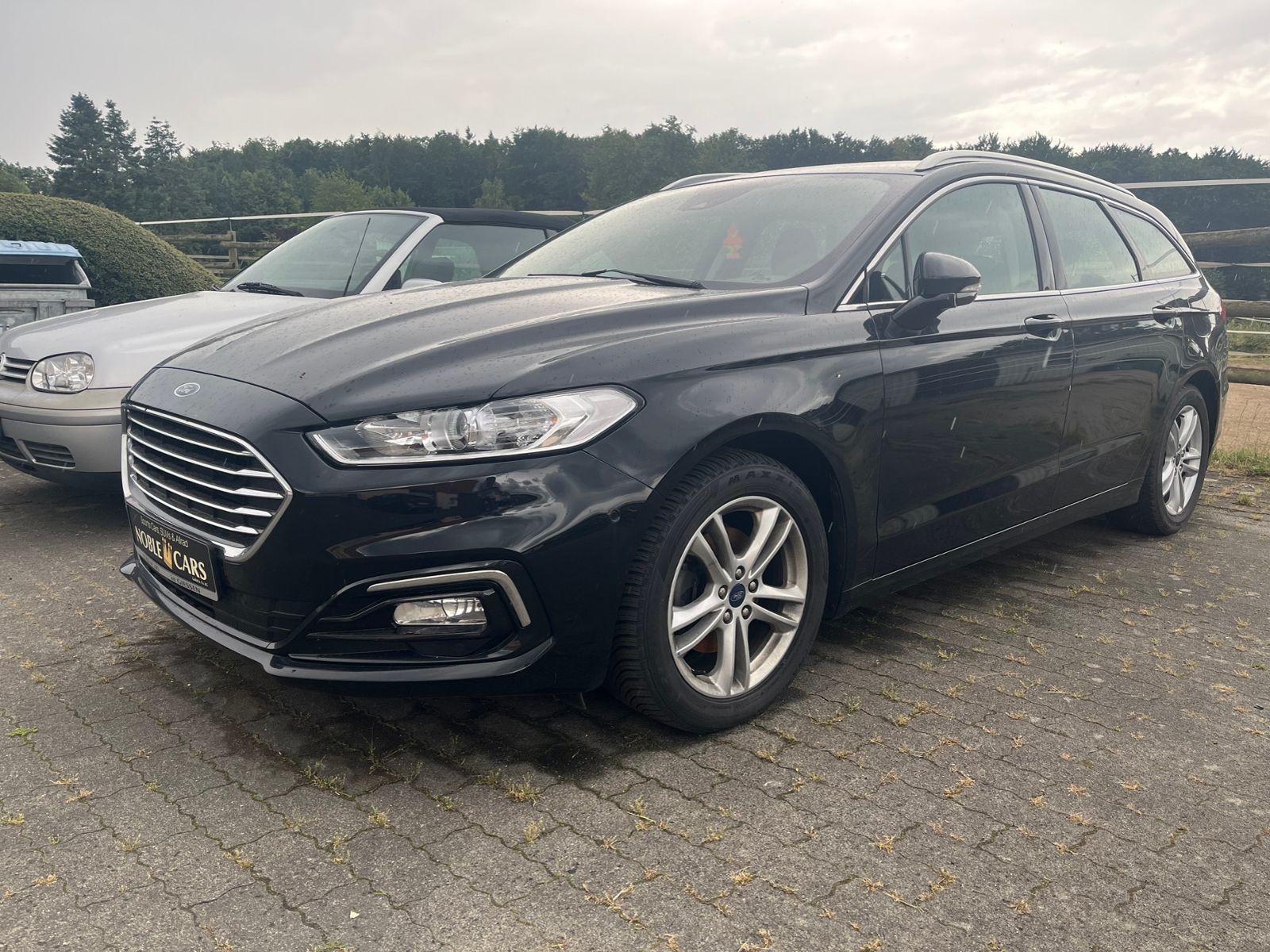Fahrzeugabbildung Ford Mondeo Turnier Titanium NAV SHZ PDC 17"