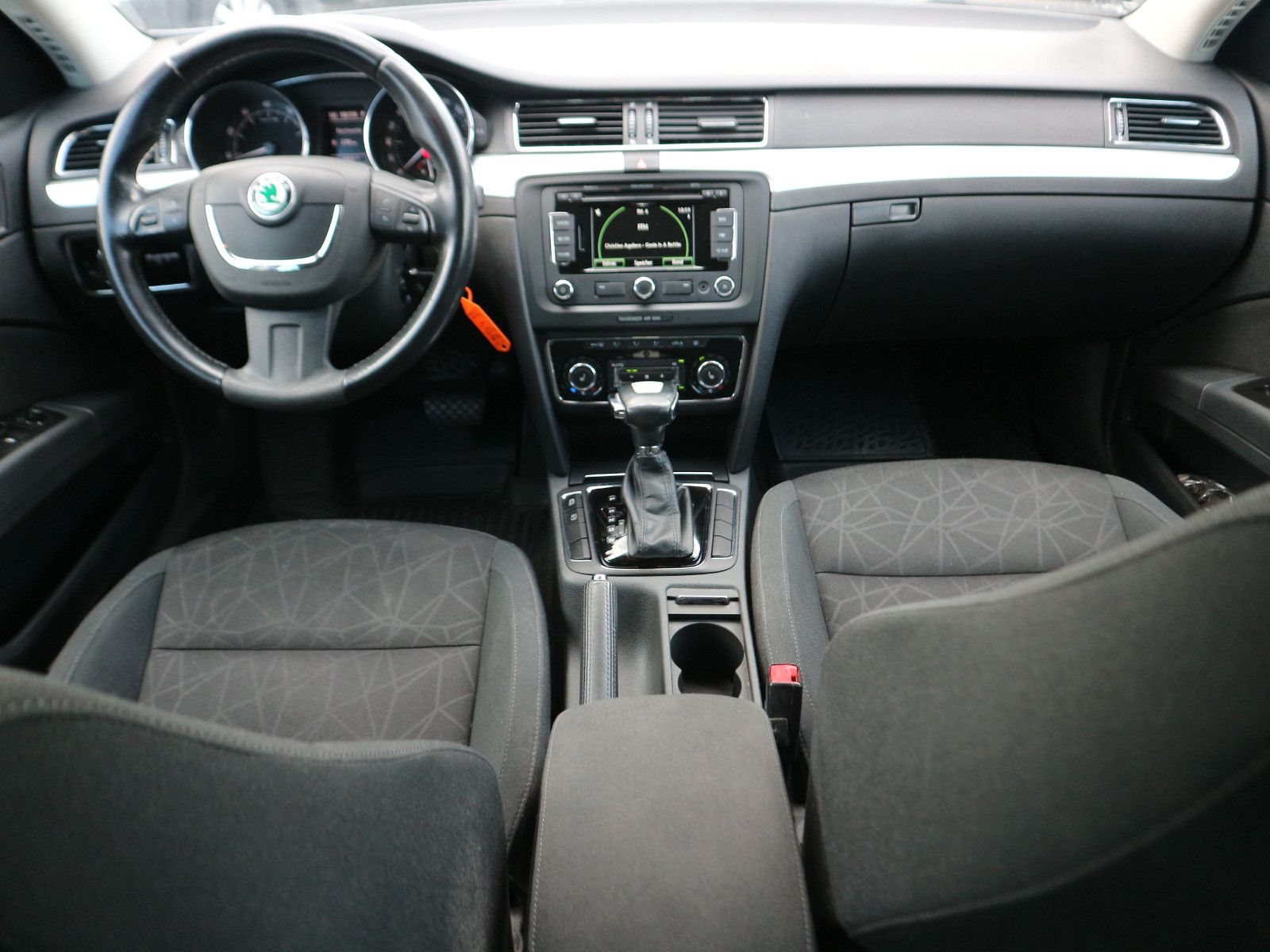 Fahrzeugabbildung SKODA Superb Family DSG GRA Xenon PDC SHZ