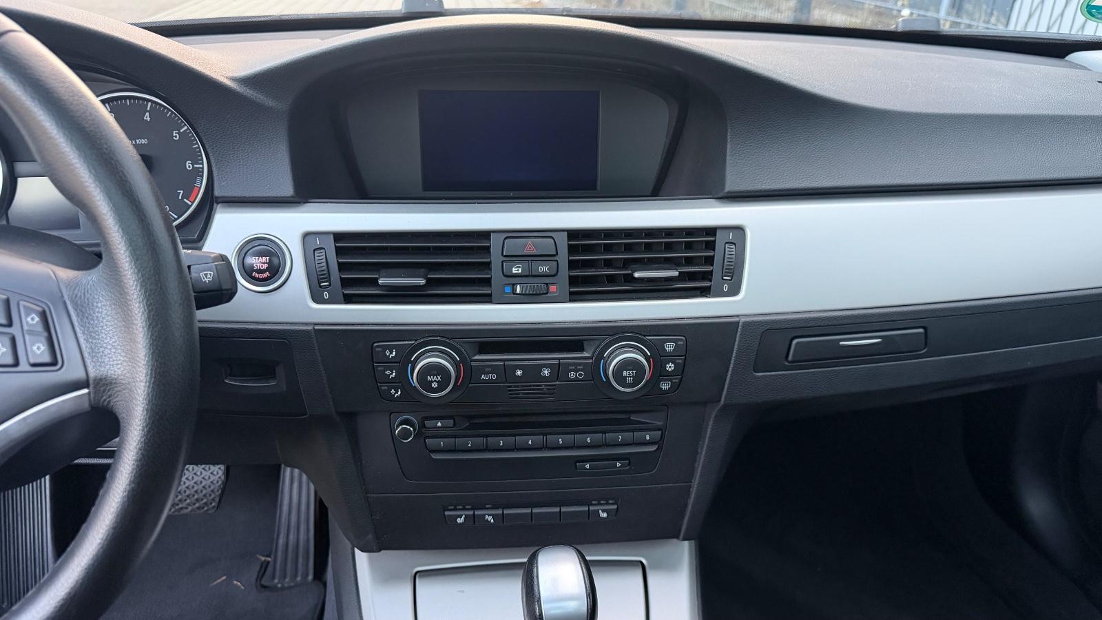 BMW 318i AUTOMATIK TÜV,93.000KM,NAVI,PANO,KLIMA,PDC