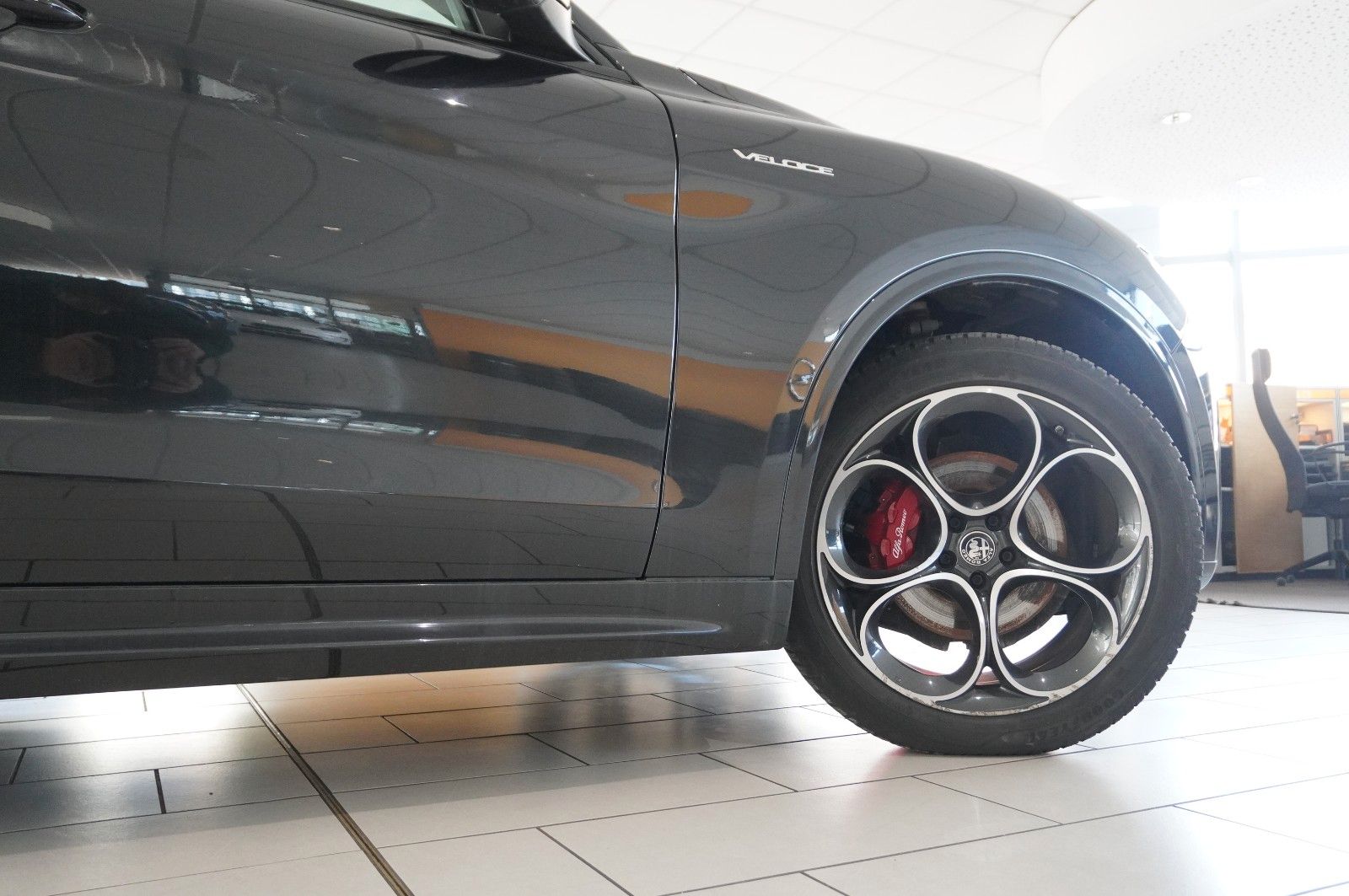 Fahrzeugabbildung Alfa Romeo Stelvio 2.2D VELOCE Q4 NAVI/LED/KAMERA/MATRIX/SH