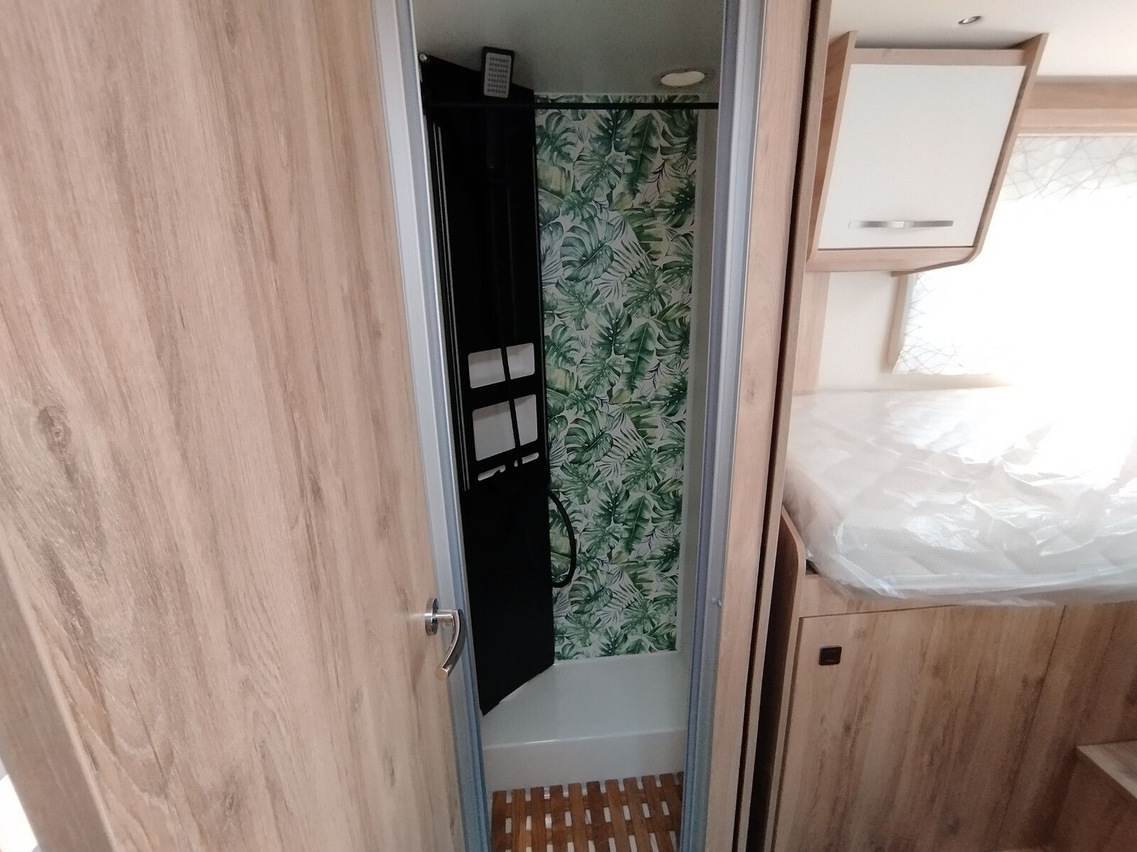 Fahrzeugabbildung Eura Mobil Profila T PT726EF Mondial-Pakete, Zusatzbett