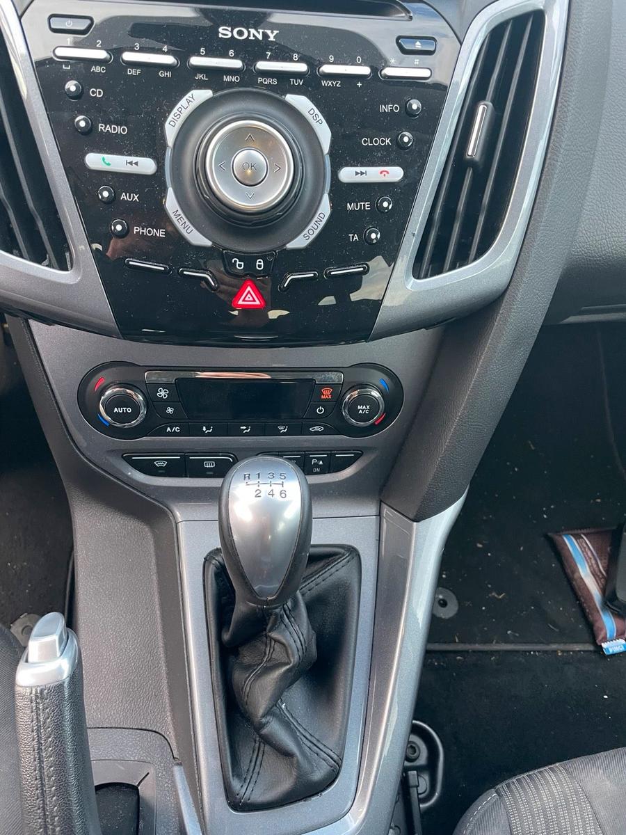 Ford Focus 2013 — photo 7