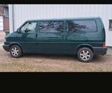 Volkswagen T4 Caravelle 2,5-l-Diesel TDI 75kW lang Standard - Volkswagen T4 Caravelle: Grün