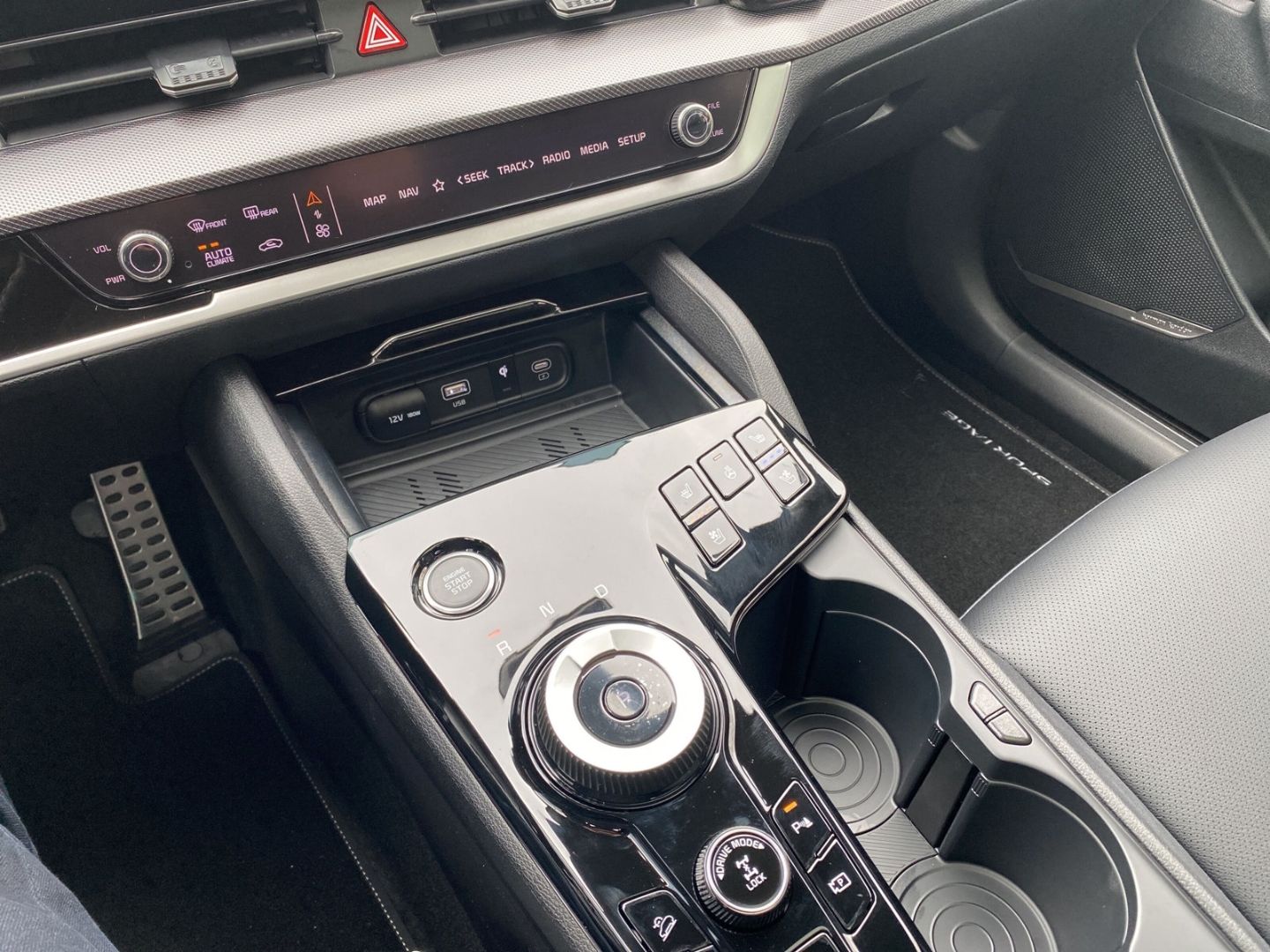 Fahrzeugabbildung Kia Sportage GT-LINE 4WD 1.6 T-GDI MILD-HYBRID *SOUN