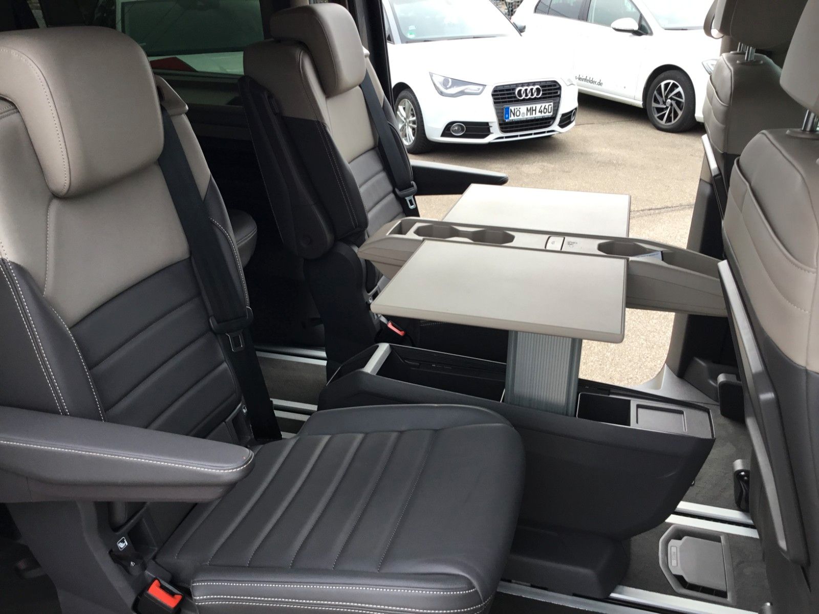 Fahrzeugabbildung Volkswagen T7 Multivan Life TDI DSG LÜ+AHK+ACC+LED+Leder