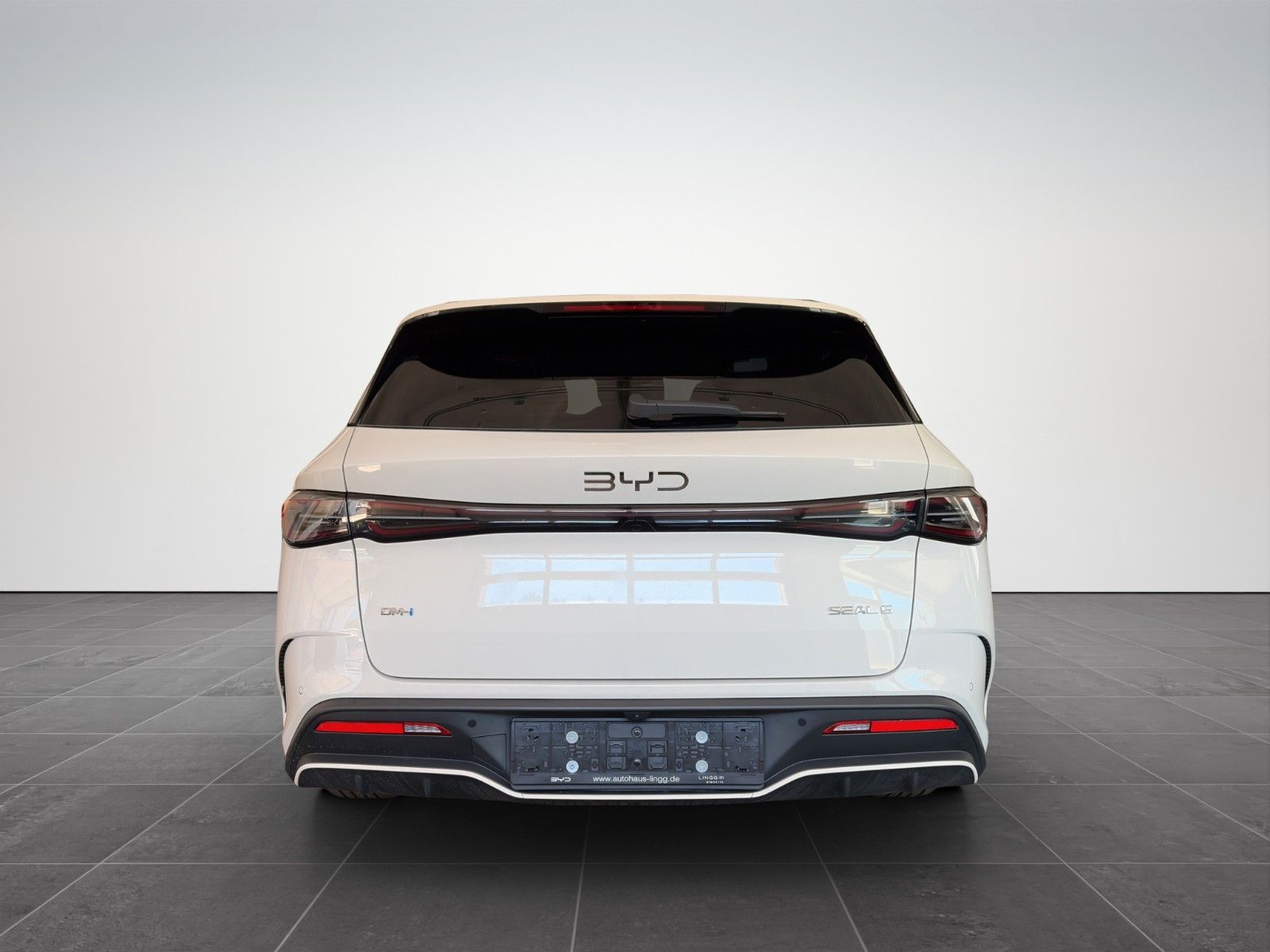 BYD SEAL 6