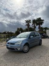 Ford Fiesta 1.4 TDCi 5p. Ghia - Ford Fiesta aus 2005 mit Diesel-Antrieb